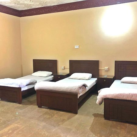 Babar House Hotel Faisalabad Luaran gambar