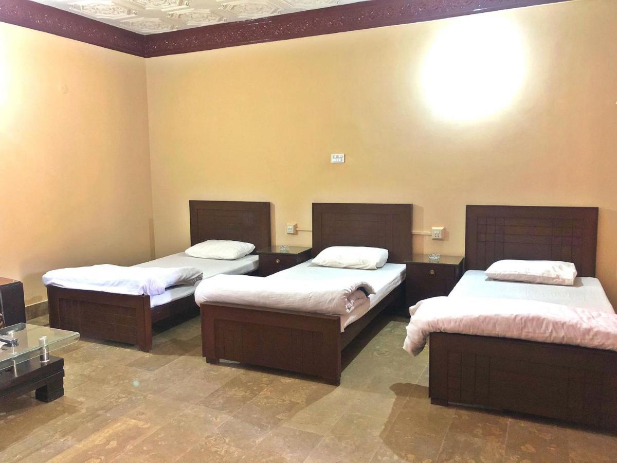 Babar House Hotel Faisalabad Luaran gambar