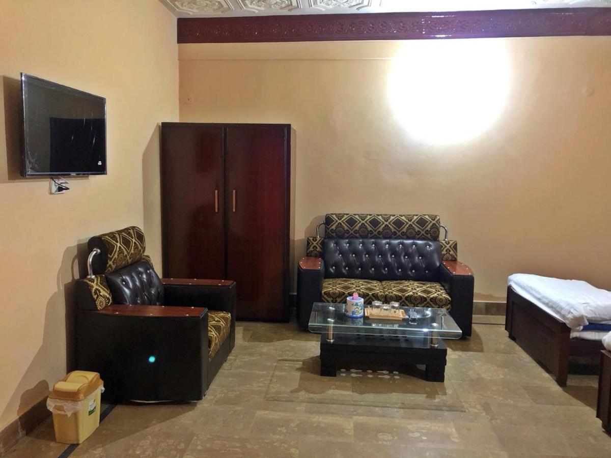 Babar House Hotel Faisalabad Luaran gambar